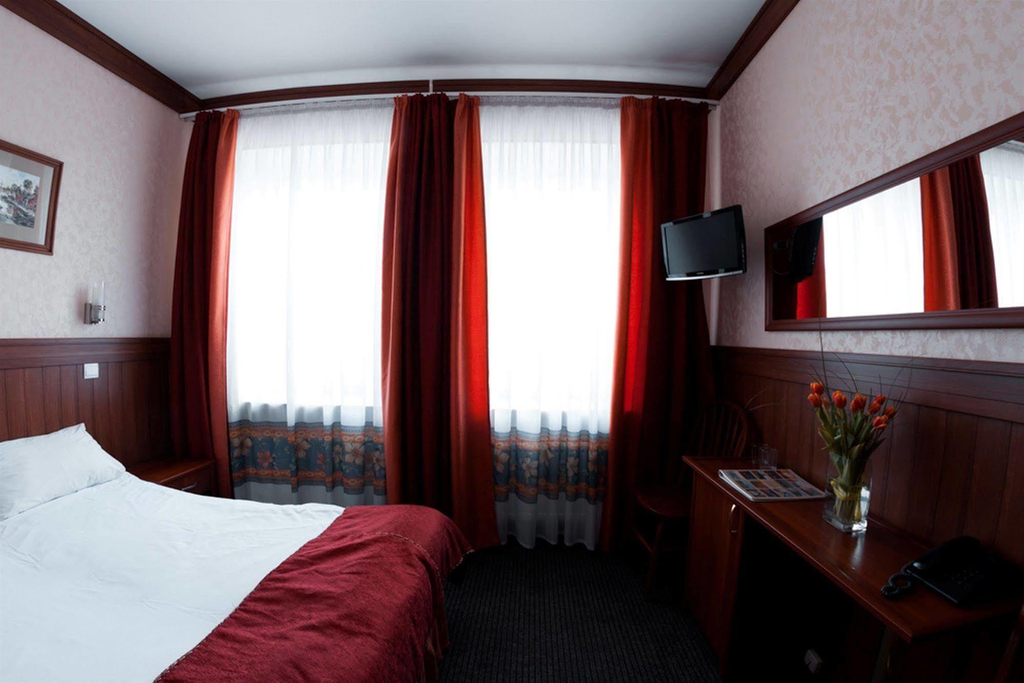 Amsterdam Hotel San Pietroburgo Esterno foto